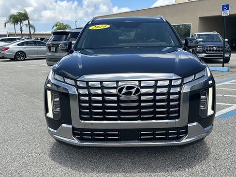 Used 2024 Hyundai Palisade Calligraphy FWD image 3