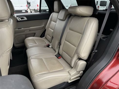 Used 2014 Ford Explorer XLT w/ Equipment Group 202A image 25