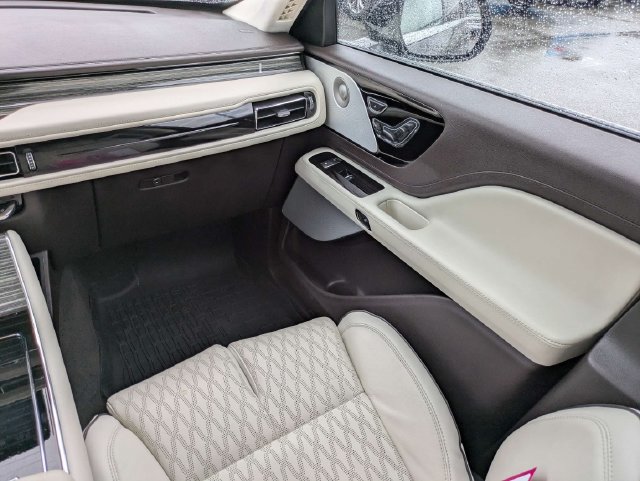 Certified 2023 Lincoln Aviator Black Label w/ Dynamic Handling Package AWD/4WD image 16