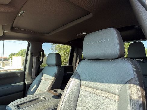 Used 2022 GMC Sierra 2500 Denali w/ Denali Ultimate Package AWD/4WD image 14