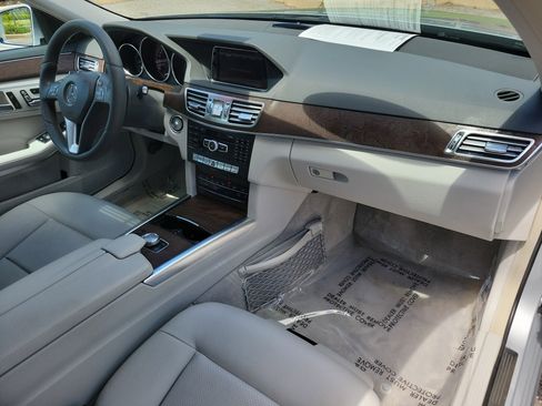 Used 2014 Mercedes-Benz E 350 4MATIC Sedan image 11
