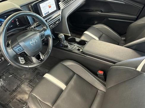 Used 2025 Toyota Camry SE FWD image 12