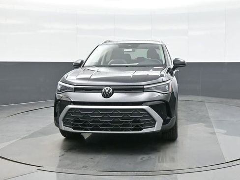 New 2026 Volkswagen Taos SE AWD/4WD image 2