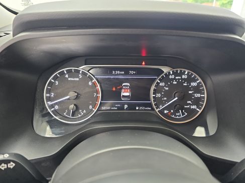 Certified 2024 Nissan Rogue SV AWD/4WD image 19