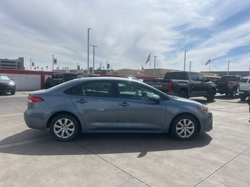 Used 2026 Toyota Corolla LE w/ Carpet Mat Package (TMS) image 2