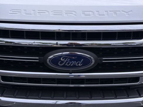Used 2020 Ford F250 Lariat w/ Lariat Ultimate Package AWD/4WD image 12
