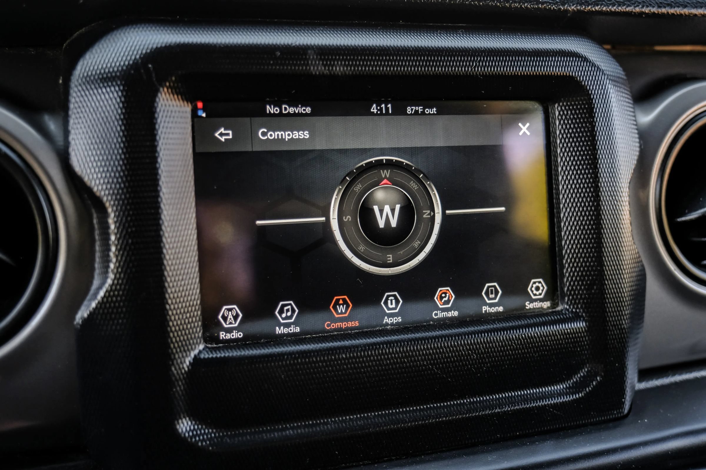 Used 2023 Jeep Gladiator Sport AWD/4WD image 39
