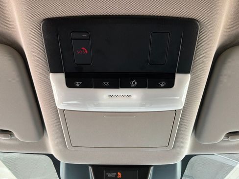 Used 2025 Nissan Rogue SV FWD image 17