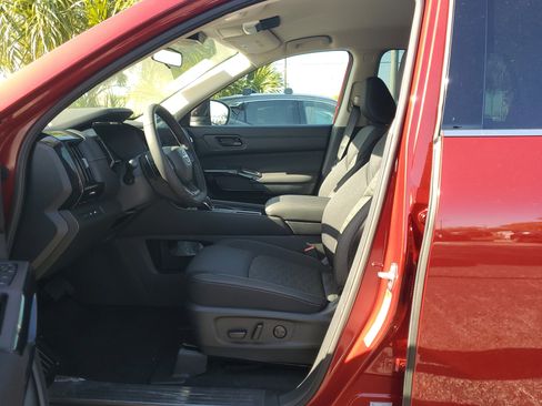 New 2026 Nissan Pathfinder SV image 12