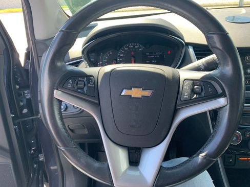 Used 2019 Chevrolet Trax Premier image 3