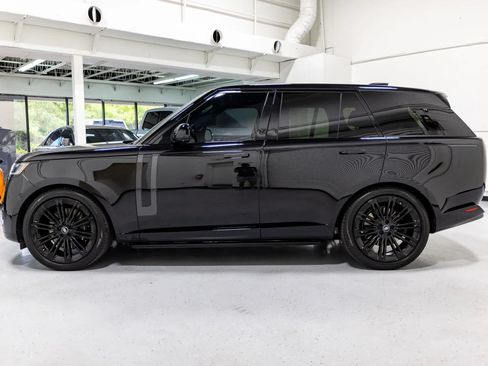 Used 2024 Land Rover Range Rover SE AWD/4WD image 13