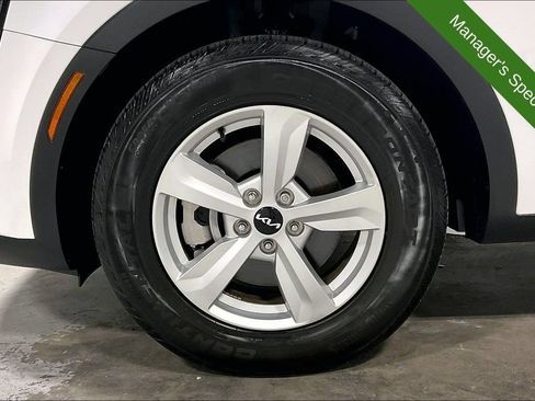 Used 2024 Kia Sorento LX FWD image 10
