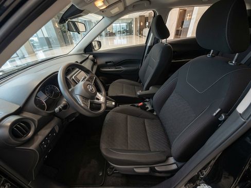 Used 2021 Nissan Kicks S FWD image 6