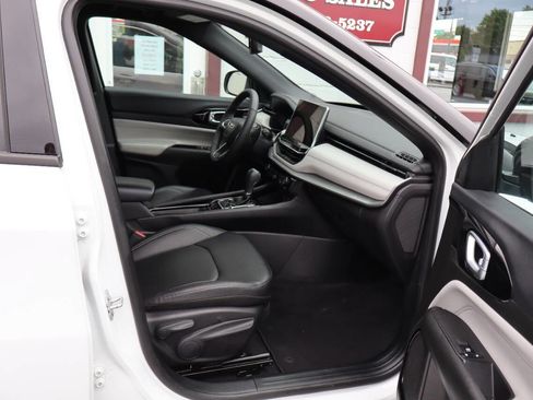 Used 2025 Jeep Compass Limited AWD/4WD image 8