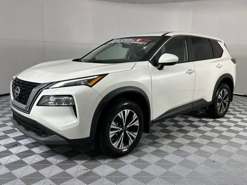 Certified 2023 Nissan Rogue SV FWD image 4