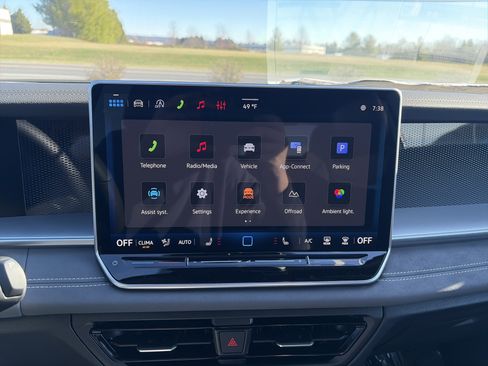 New 2026 Volkswagen Tiguan SE R-Line image 30