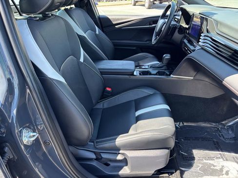 Certified 2025 Toyota Camry SE w/ Convenience Package FWD image 40
