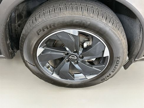 Used 2025 Nissan Rogue SV image 11