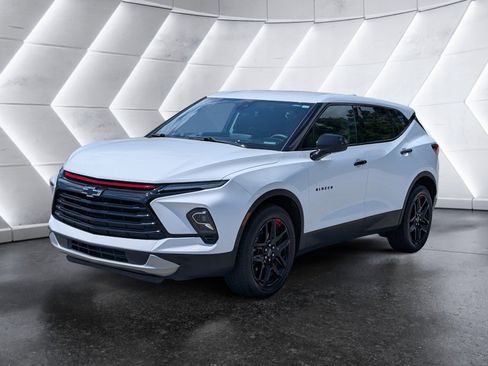 Used 2023 Chevrolet Blazer LT FWD image 6