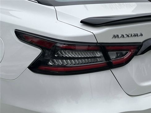 Certified 2023 Nissan Maxima SR w/ Sport Mat Group image 15