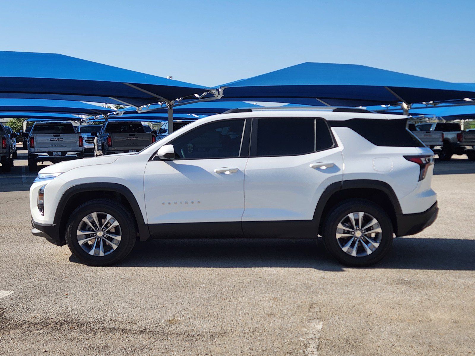 Used 2025 Chevrolet Equinox LT w/ Convenience Package II FWD image 3
