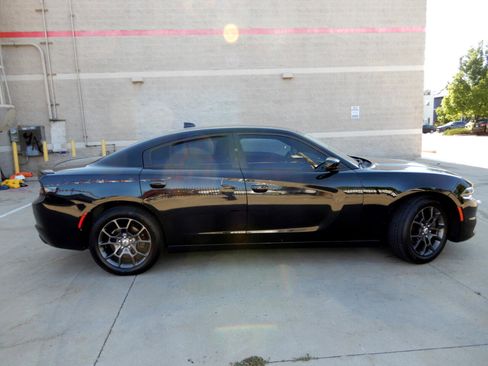 Used 2018 Dodge Charger GT image 4