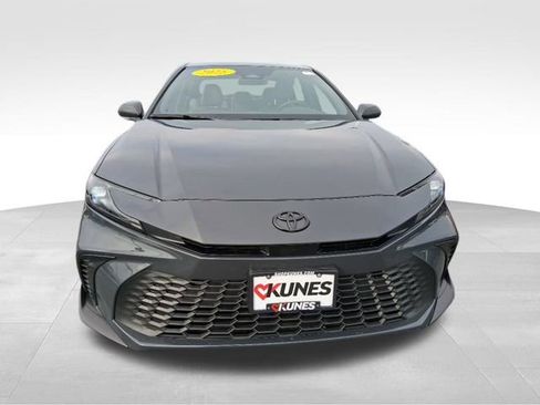 Used 2025 Toyota Camry SE AWD/4WD image 12