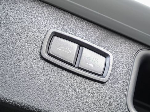 New 2026 Porsche Macan S image 33