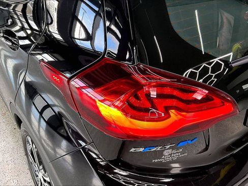 Used 2019 Chevrolet Bolt Premier w/ Infotainment Package image 23