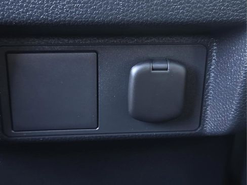 Certified 2025 Toyota Tacoma SR5 AWD/4WD image 15
