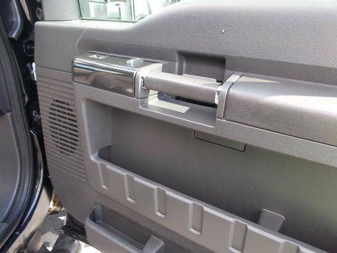 Used 2013 Ford F250 Lariat w/ Lariat Ultimate Pkg AWD/4WD image 27