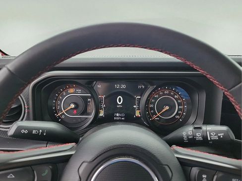 Used 2024 Jeep Wrangler Unlimited Rubicon AWD/4WD image 17