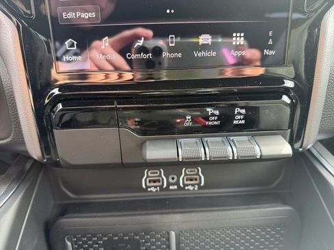 New 2026 RAM 1500 4x4 Crew Cab image 22