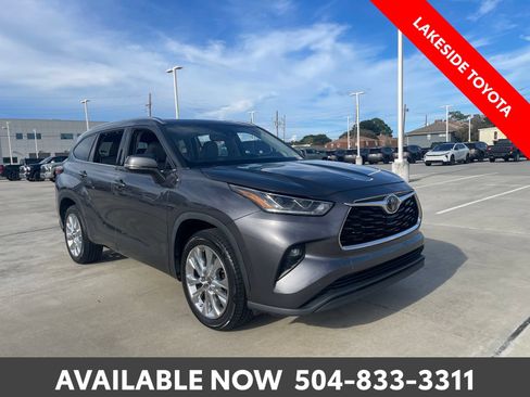 Used 2023 Toyota Highlander Limited FWD image 7