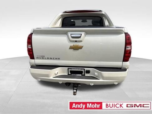 Used 2013 Chevrolet Avalanche LTZ RWD image 10