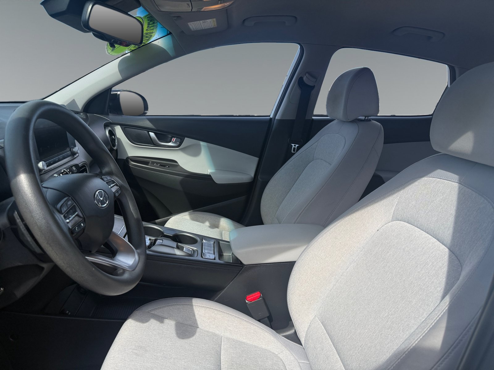 Used 2023 Hyundai Kona SE w/ Cargo Package FWD image 9