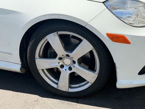 Used 2011 Mercedes-Benz E 350 4MATIC Sedan image 7
