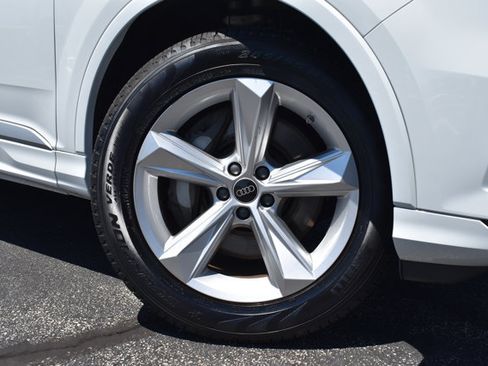Used 2023 Audi Q7 3.0T Premium AWD/4WD image 2