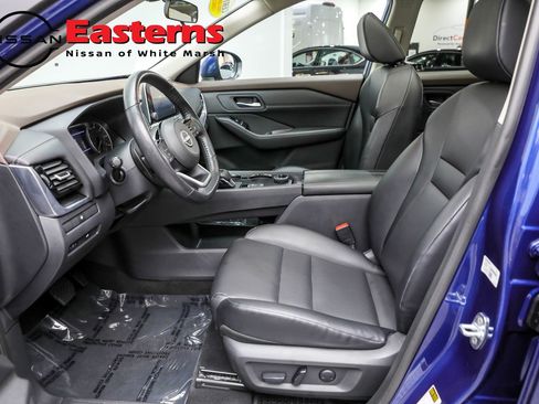 Used 2023 Nissan Rogue SV w/ SV Premium Package image 18