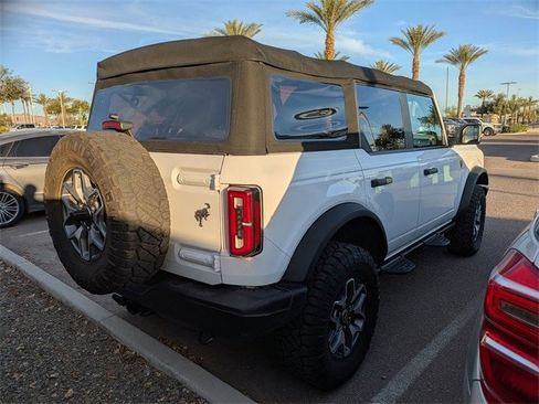 Used 2022 Ford Bronco Badlands image 4