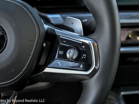 Used 2025 BMW 740i xDrive w/ Premium Package image 43