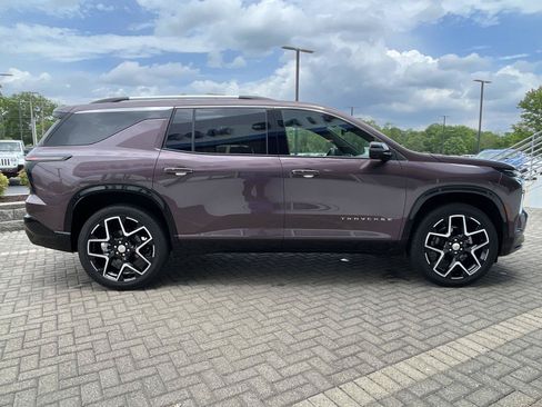 Used 2025 Chevrolet Traverse High Country w/ LPO, Floor Liner Package AWD/4WD image 6
