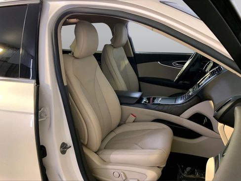 Used 2019 Lincoln Nautilus Reserve AWD/4WD image 8