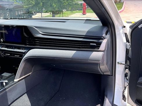 Used 2025 Toyota Camry SE w/ Convenience Package AWD/4WD image 20