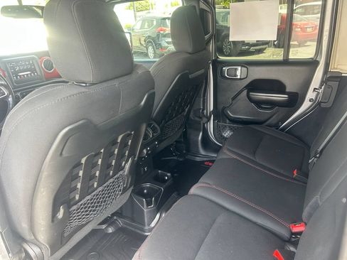 Used 2020 Jeep Wrangler Unlimited Rubicon AWD/4WD image 30