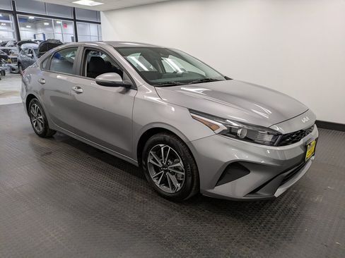 Certified 2023 Kia Forte LXS w/ LXS Technology Package image 3