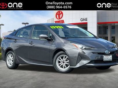 Certified 2017 Toyota Prius Two w/ Prius Two Safety Plus Package