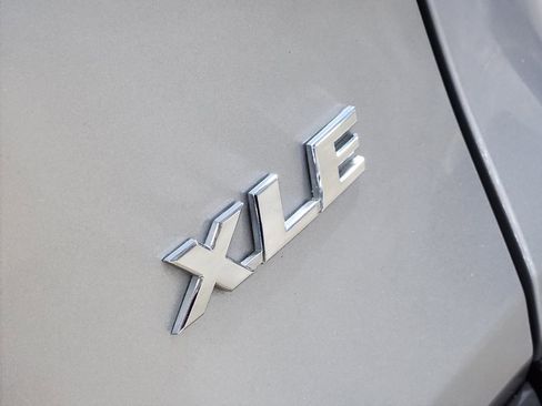 Used 2022 Toyota RAV4 XLE image 26