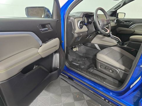 Used 2024 Chevrolet Colorado ZR2 w/ Technology Package AWD/4WD image 21
