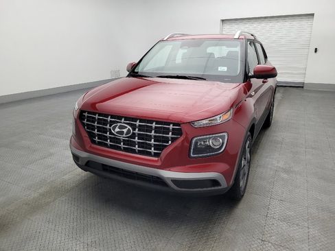 Used 2024 Hyundai Venue Limited image 15